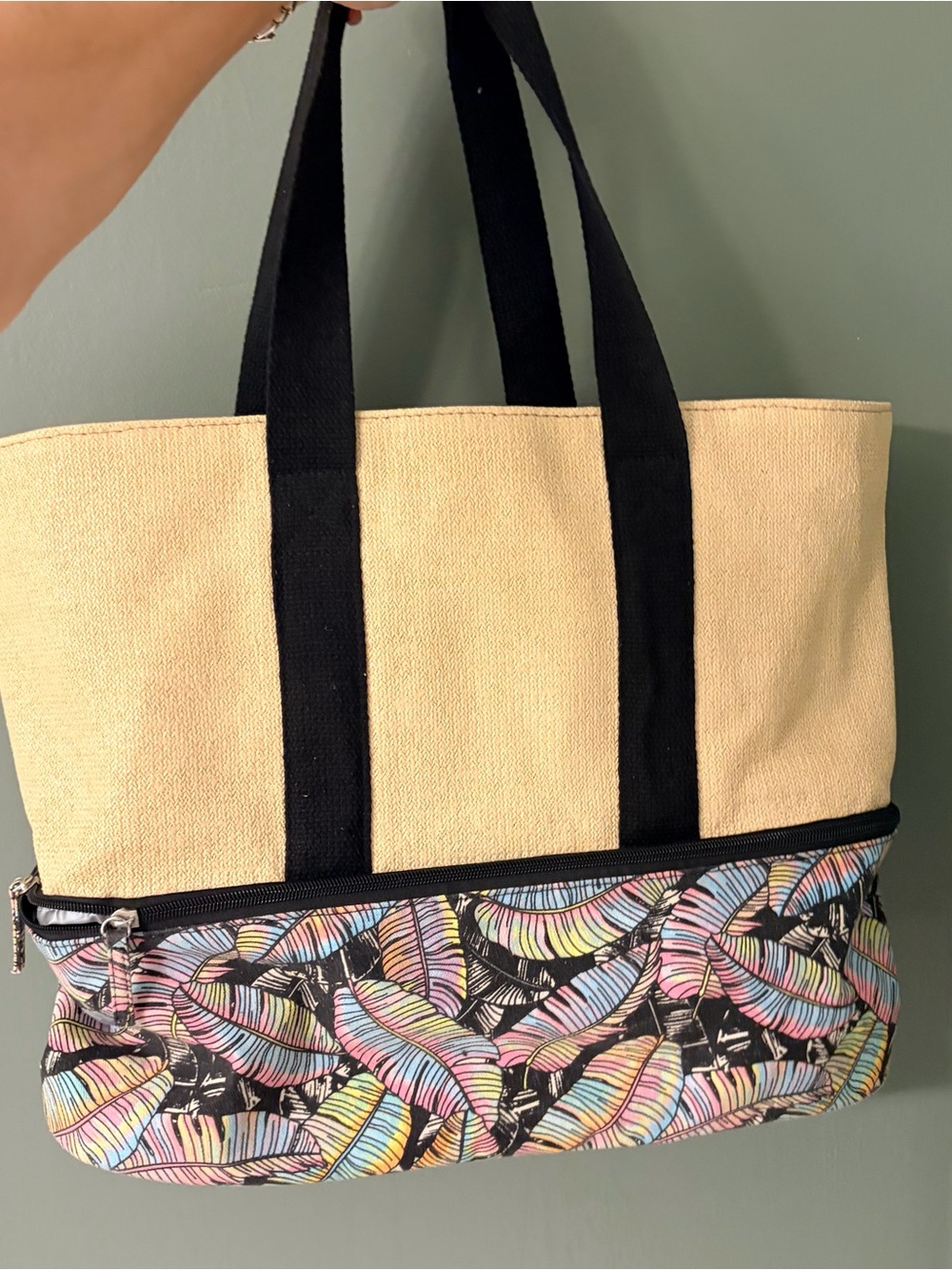 Cooler Tote with Multicolor Leaf Print black and cream